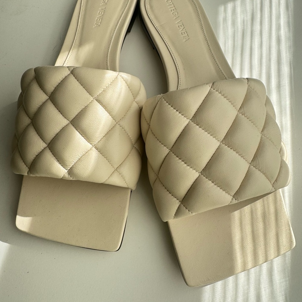 Bottega Veneta Leather flats